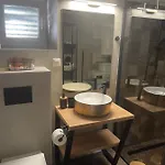 Апартаменти Mirana With Garden And Free Parking *