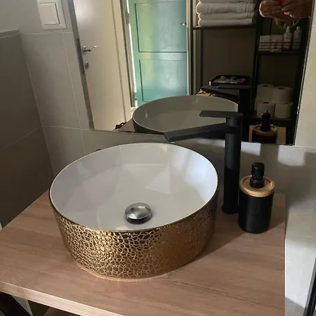 Διαμέρισμα Mirana With Garden And Free Parking *