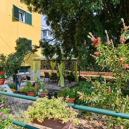 Mirana With Garden And Free Parking Διαμέρισμα