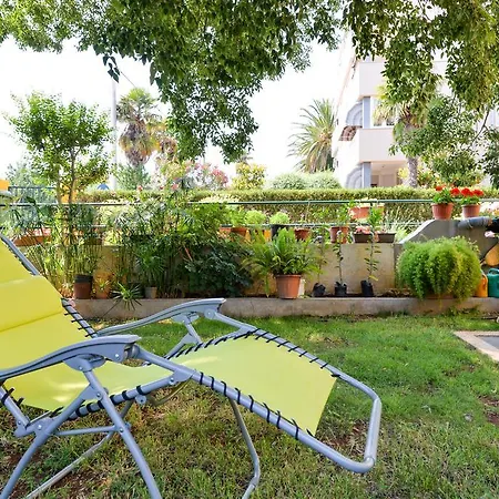 Mirana With Garden And Free Parking Διαμέρισμα *